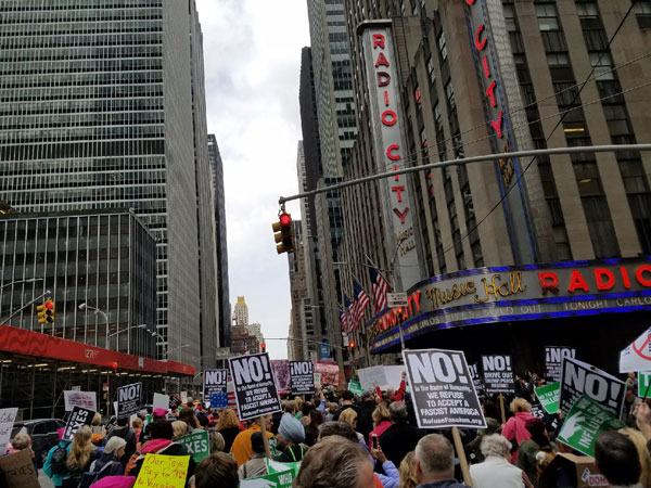 la protesta del día de los impuestos en la Ciudad de Nueva York.