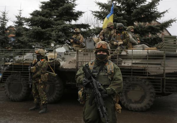 Ukraine army fighting separatists with missile launcher