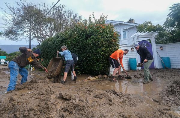 California Storms Image ID : 23010685405474 People shovel mud from the front of a home near Highway 101 in Montecito, Calif., Tuesday, Jan. 10, 2023. California saw little relief from drenching rains Tuesday as the latest in a relentless string of storms swamped roads, turned rivers into gushing flood zones and forced thousands of people to flee from towns with histories of deadly mudslides. (AP Photo/Ringo H.W. Chiu)
