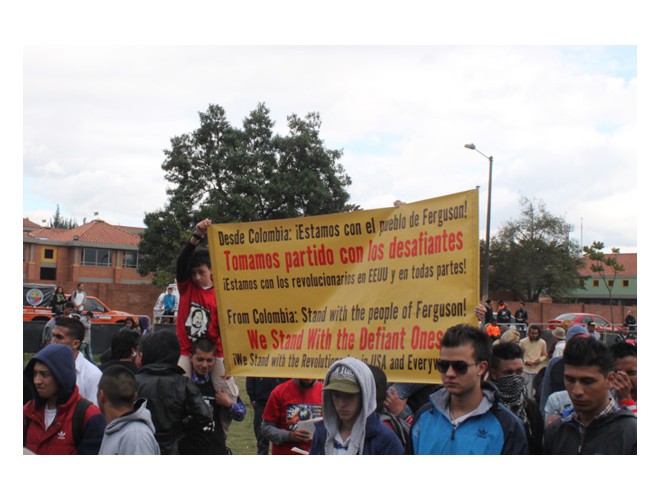 This banner was seen at an August 23 concert in Bógota, Colombia, where the NY-based band Outernational was playing. 