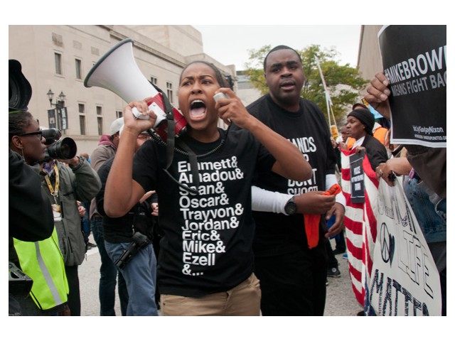 Oct 11: St. Louis – t-shirts lists victims of police murder.   Photo: Li Onesto/<em>Revolution</em>/revcom.us
