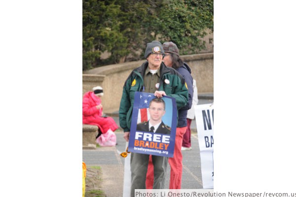 Support for Bradley Manning at January 21 protest against war crimes