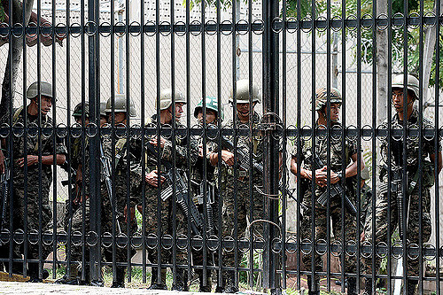 Honduran troops inside the presidential palace during the arrest of the president during the 2009 coup. Photo: rbreve/flickr