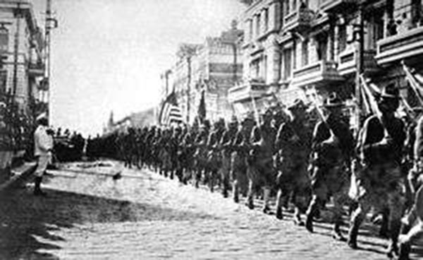 U.S. troops march through Russian street of Vladivostok.
