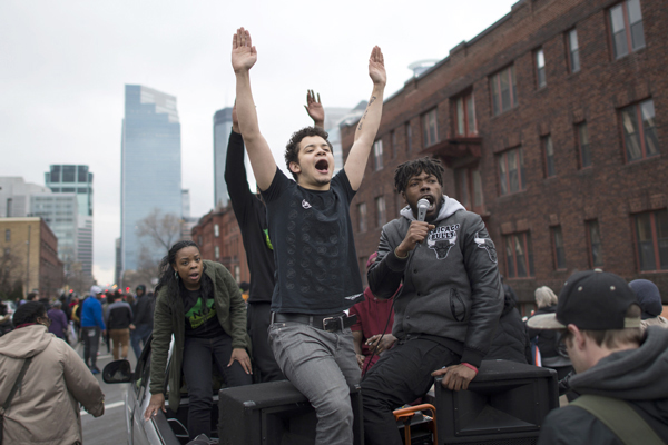 Protesting the decision to not prosecute police for murder of Jamar Clark. Photo:Fibonacci Blue