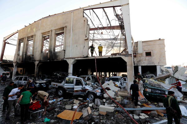 Aftermath of the Saudi bombing of the funeral hall, Sana'a, October 8. (AP photo)