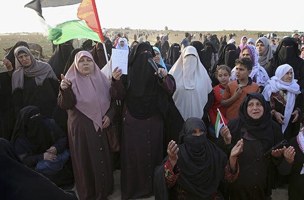 Palestinian women in protest