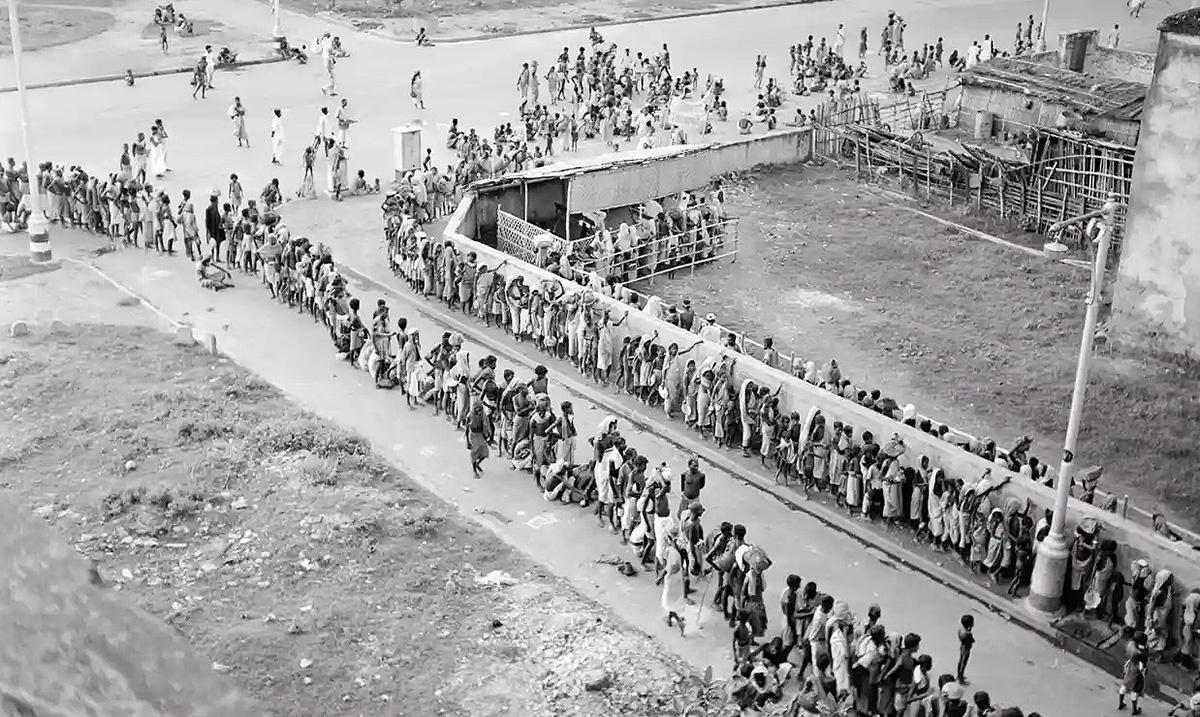 1943 Bengal famine food lines