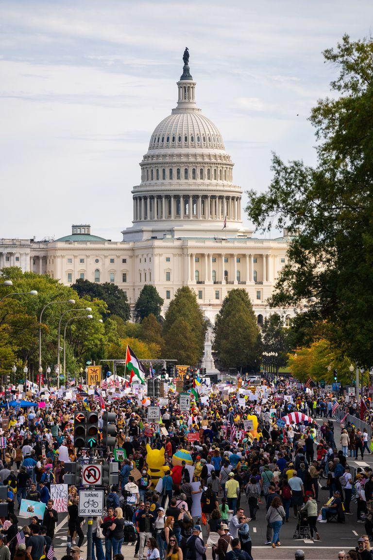 Large crowd in front of Capitol Building for No Kings protest.