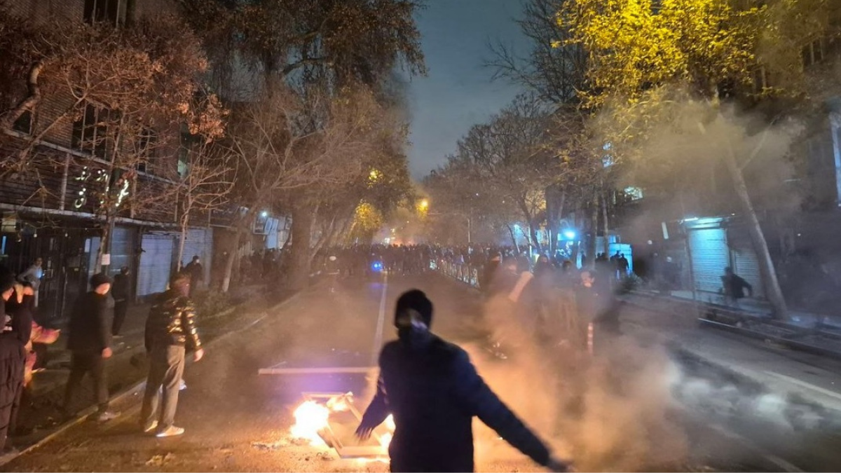 Photo of barricades in Tehran (IG @Ahmadreza_Haeri)