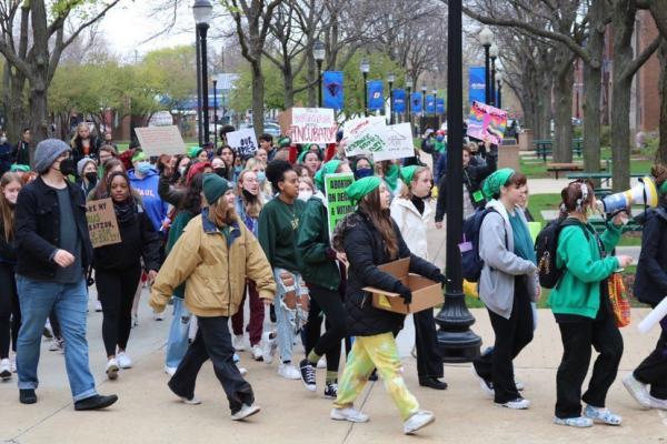 Chicago, students who walked out from DePaul University, marching for abortion rights