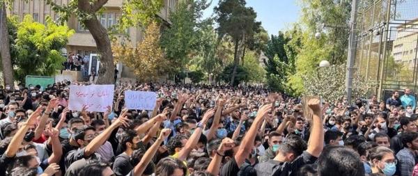 Thousands of university students in Iran during 9th week of protests.