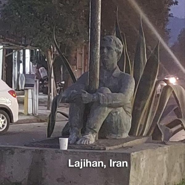 Lajihan, Iran, statue of Khodanour shackled to pole.
