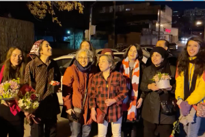 Screengrab of some of the released prisoners defiantly chanting outside Evin Prison in Tehran, clearly unrepentant and unbroken!