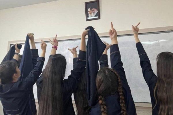 2022 Iranian high school students protest