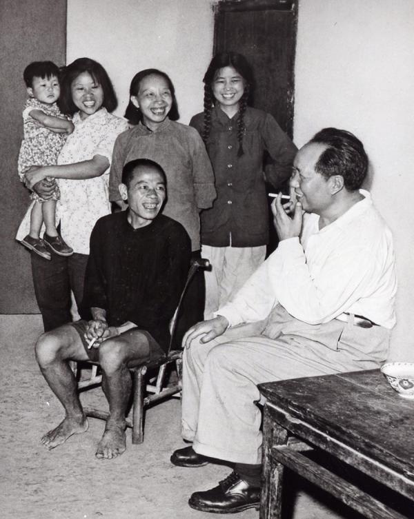 Shaoshan, China, 1959: Mao and peasants talking.