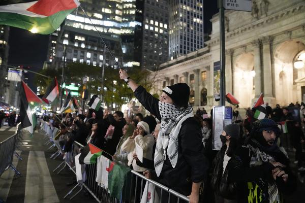 Protesters call for CeaseFire in front of NY Public Library, November 9, 2023.