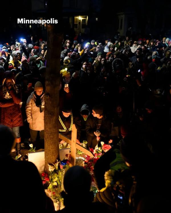 Candlelight vigil for Renee Nicole Good, Minneapolis, January 7, 2026.