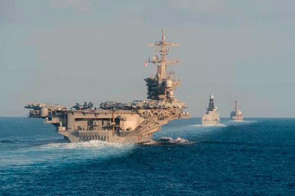 The aircraft carrier USS Abraham Lincoln in the Strait of Hormus, November 11, 2019 