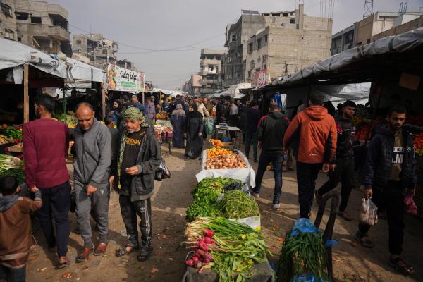 Palestinians at a street market in Khan Younis, southern Gaza Strip, January 23, 2026.