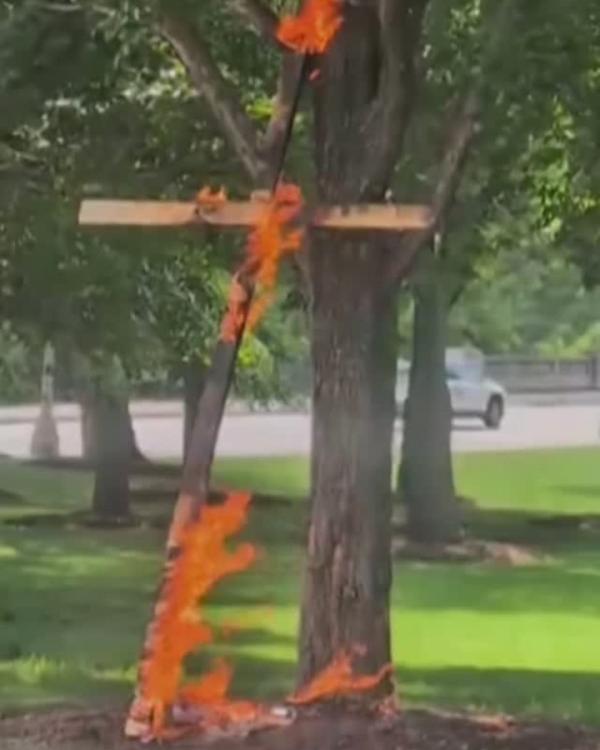 Cross burning in Chicago! -- with response from Revcom Corps for the Emancipation of Humanity