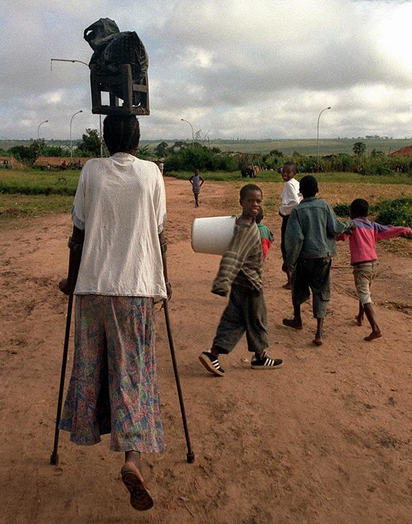 Angola-landmine-AP_00030602438-600.jpg