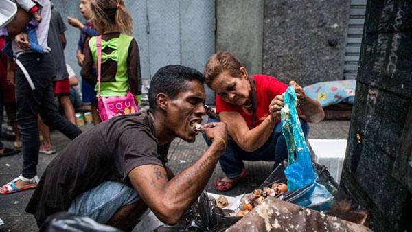 Venezuelans-scavenging-for-food-600.jpg