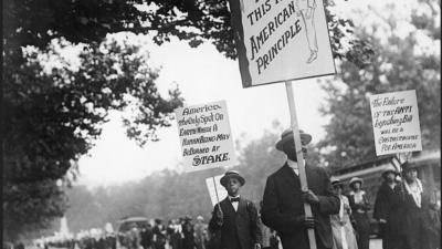 Thousands march in Washington, DC against lynching and for civil rights, 1922.