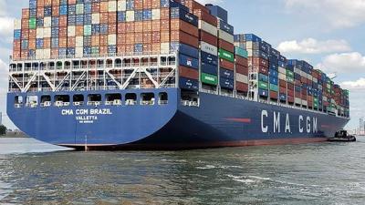 Barge with container cargo, part of US container crisis.