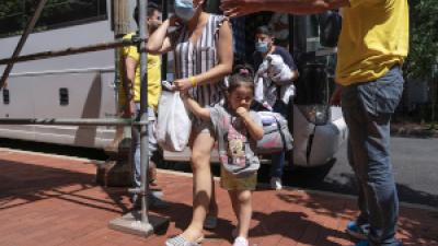 Busload of immigrant asylum seekers arrives in Washington, DC from Arizona.