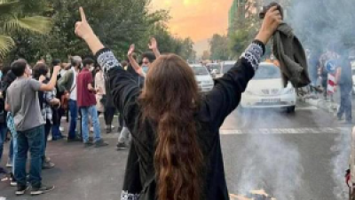 Very brave resistance continues inside Iran against the forced hijab.