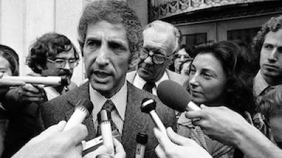 Daniel Ellsberg, co-defendant in the Pentagon Papers case, talks to media outside the Federal Building in Los Angeles, April 28, 1973