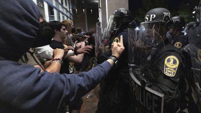 Students for Palestine confront cops at Virginia Commonwealth University, April 30, 2024