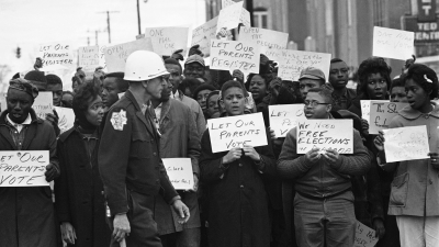 Young people protest for voter’s rights at the courthouse in Selma, Alabama, February 5, 1965.